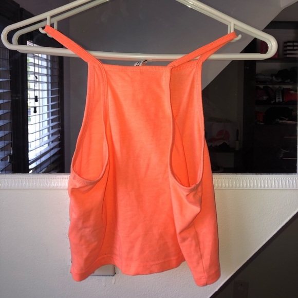 H&M divided Razorback crop top - Picture 4 of 4